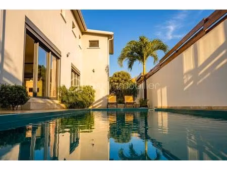 villa contemporaine familiale avec piscine & jacuzzi