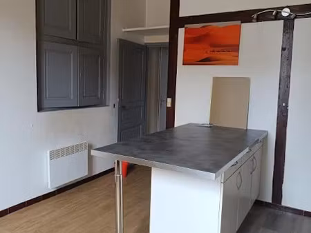 location appartement 1 pièce 23 m² à beaumont-de-lomagne (82500)  300 €