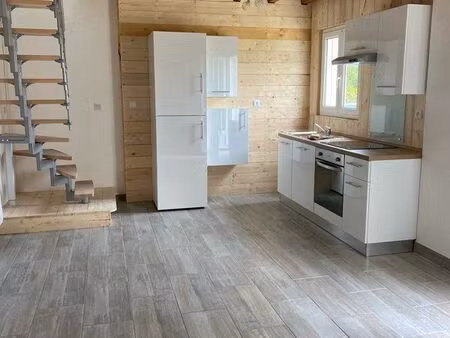 loue appartement 2 chambres avec cour