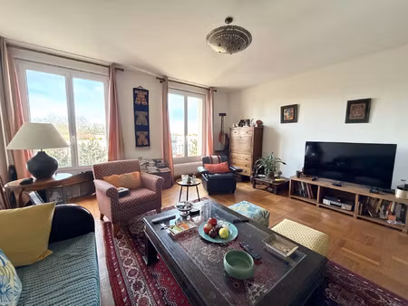 vaste 4 pièces dans la verdure à deux pas du centre ville