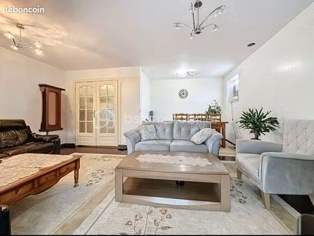 appartement de 102 m² à sainte-genevieve-des-bois