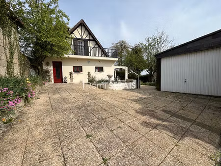 exclusivité rs : maison habitable de plain pied  au calme à champsecret