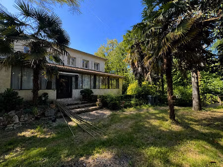 vente maison 10 pièces  282.00m²  feugarolles