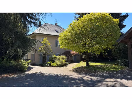 élégance et caractère au coeur de la motte-servolex