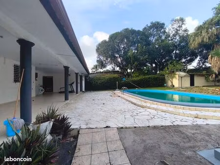 maison plain de 150 m2 pied 5 pieces avec piscine + dependance t2