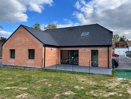 maison sebourg 5 pièce(s) 119.2 m2