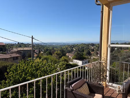 saint cyr au mont d'or  dans bâtisse ancienne  duplex de 137m²  terrasse  jardin  garage