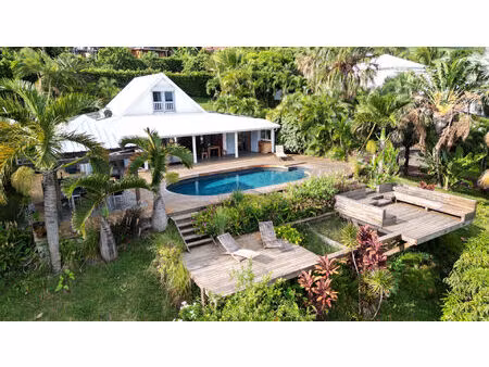 villa t9 - sur une parcelle de 3000 m2 - grand bois st pierre