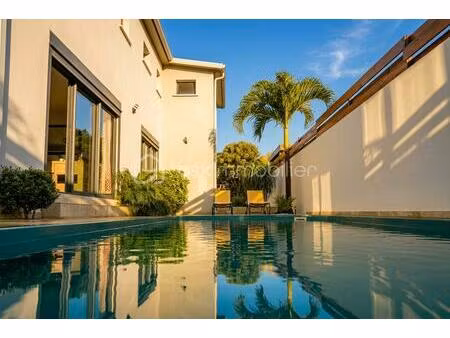 maison contemporaine de 176 m² à sainte-marie