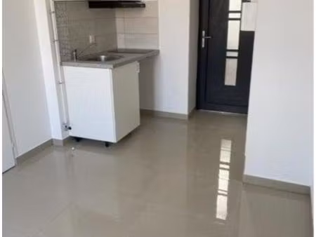 studio / 16m² / villeneuve le roi (rer c)