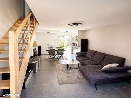 maison 3p lumineuse avec extérieur + garage + place de stationnement