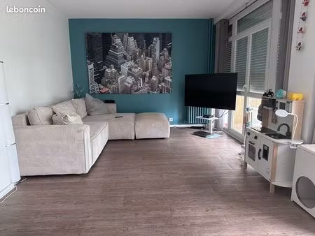 ? t4 meublé 87 5 m² – balcon  garage  tram au pied – saint-étienne ?
