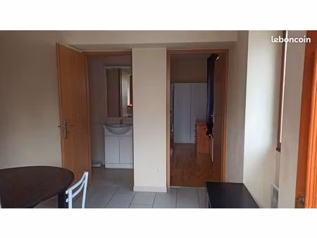 st julien-en-genevois  situé à moins de 1 minutes de la douane de soral au rés surélevé 