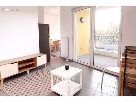 robertsau - très beau studio meublé avec terrasse et garage