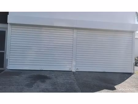 garage sécurisé avec volet roulant