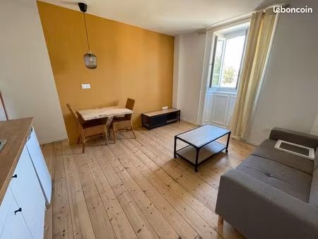 t2 meublé centre ville avec parking