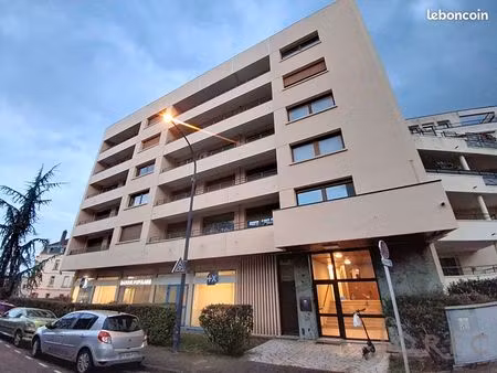 studio 1 pièce 51 m²