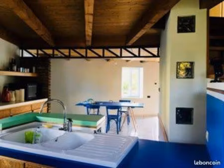 maison ancienne au cachet intérieur atypique