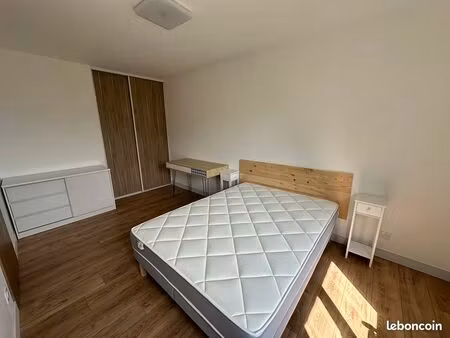 appartement 1 pièce 80 m²