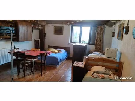 location piece a vivre meublée