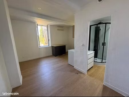 studio à louer ventabren