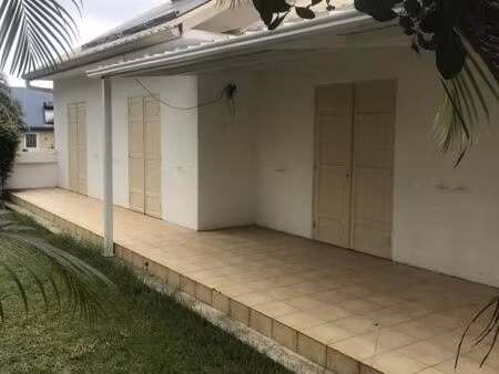 villa 4 pièces 120 m²