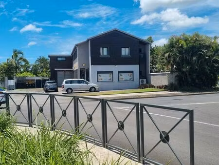 local commercial pignon sur rue