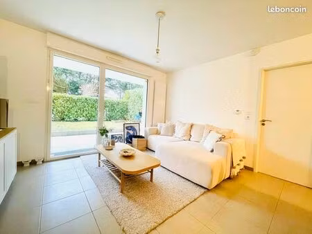 t2 43m2 - terrasse et jardin privatif - v. hugo/montchapet