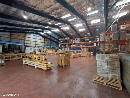 local industriel 2 400 m²