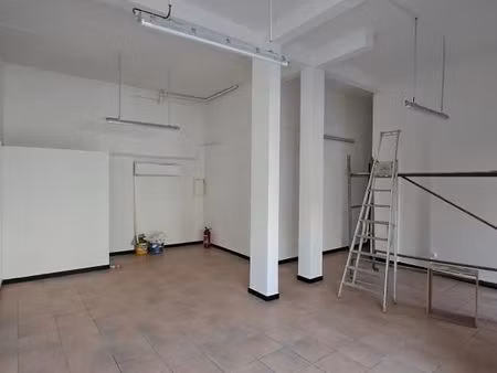 local commercial 46 m²