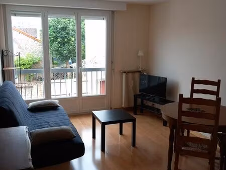 dijon - drapeau  proche bsb - loue agréable t2bis. meublé et équipé - avec parking et cave