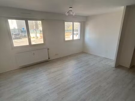 studio 1 pièce 27 m²