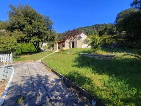 maison de campagne sur 4 800 m² de terrain – vue dégagée  au calme