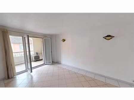 le muy: appartement t3 avec terrasse  ascenseur dans résidence avec parking !
