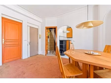 sous offre. rue cler - 2/3 pieces vue tour eiffel