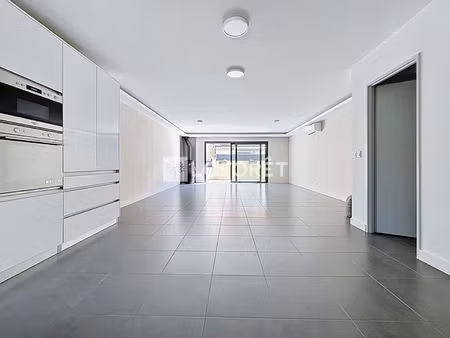 maison cuges les pins / terrasse / garage / neuve