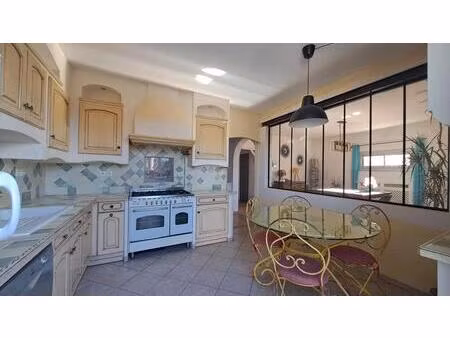 villa familiale avec piscine 7pièce(s) 142.2 m2