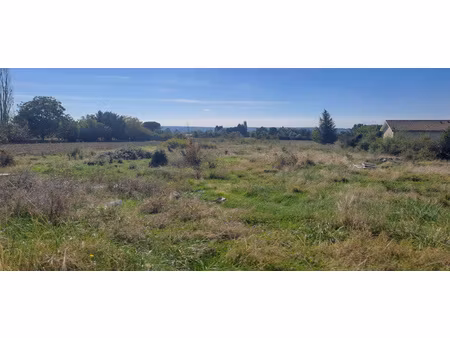 beau terrain viabilise de 1064 m²