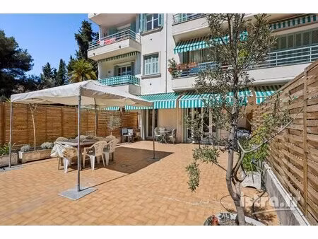 nice baumettes : joli appartement avec terrasse et jardin