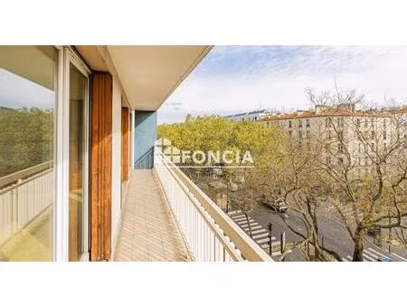 3/4 pièces lumineux avec balcon et parking