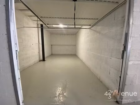 zone d'activité du zénith st etienne/garage/dépôt