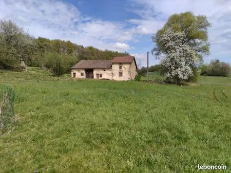 ferme à rénover entièrement sans voisin sur terrain de 5300m² a 15 minutes epinal