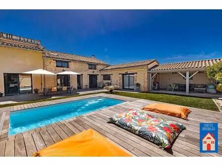 maison - 230m ²