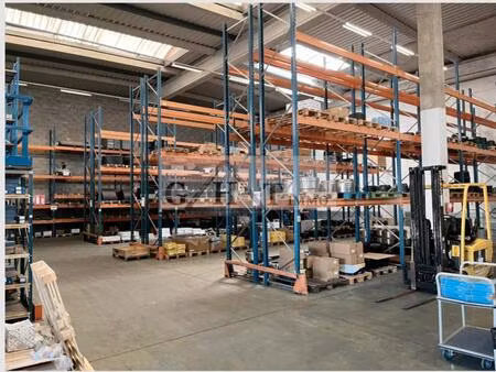 entrepôt bureaux a louer
