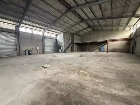 entrepôt d’activité 792 m² – saint-benoît