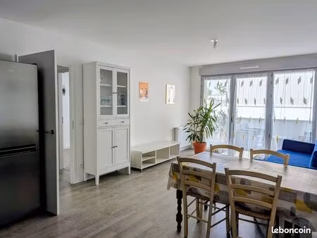 t3 meublé récent+ terrasse + parking - tram a