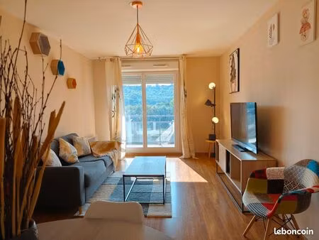 t3 meublé 68 m² – 2 balcons – 2 parkings – dpe c