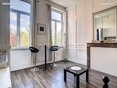 studio à 100 du métro et de la gare sncf