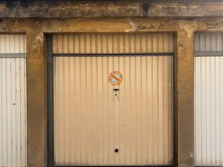 garage pour citadine ou stockage (cité judiciaire/ place de la république)