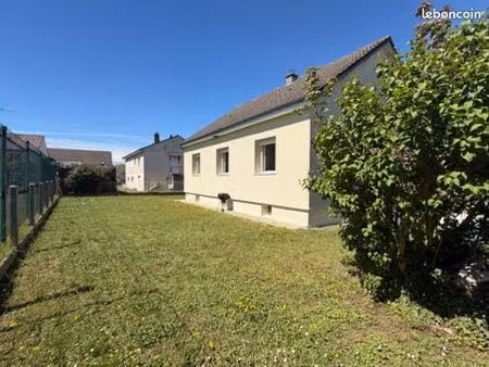 maison location avord